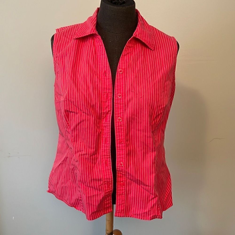 Croft & Barrow Women's Red Pinstripe Sleeveless Stretch Button Up